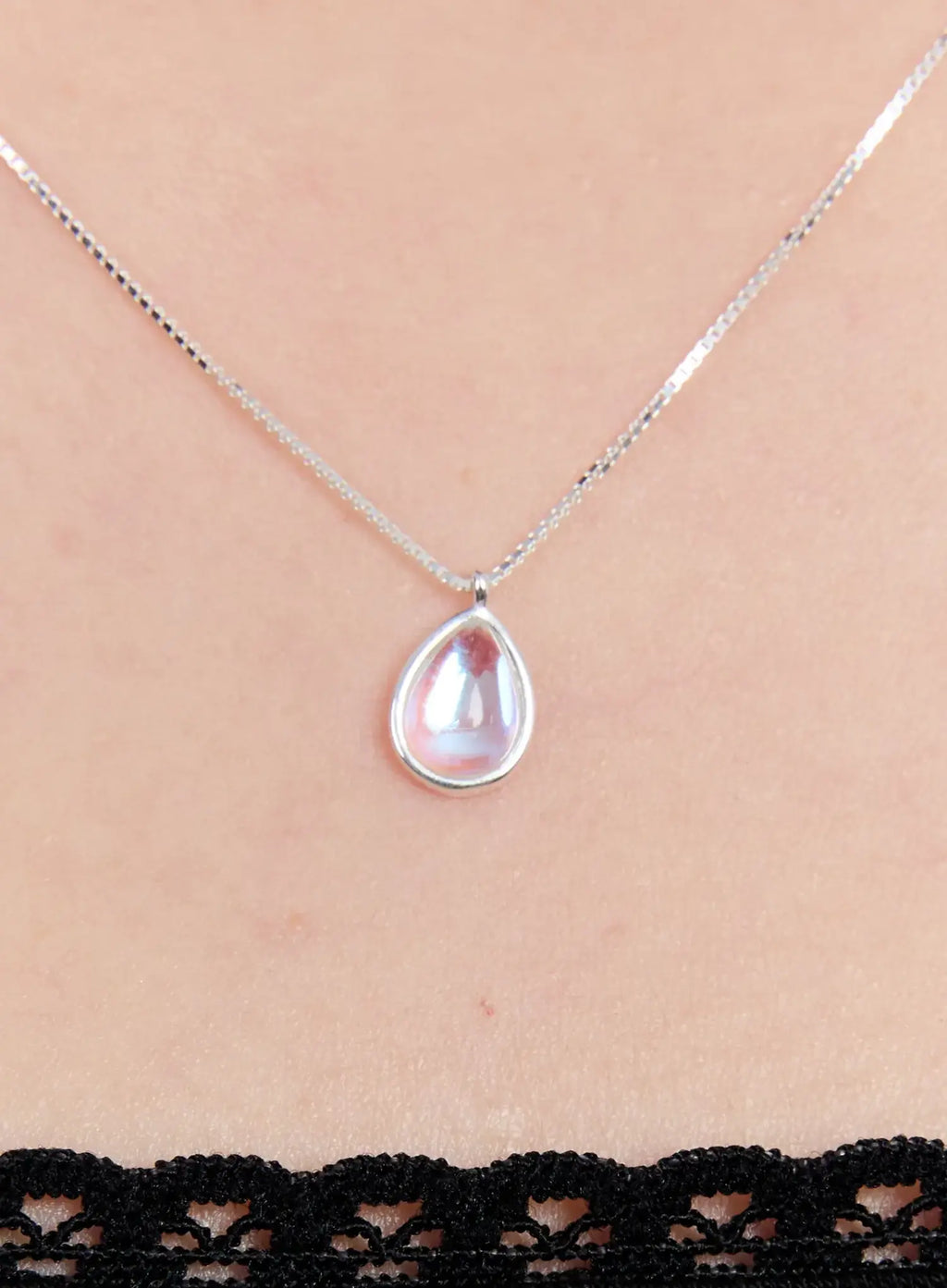 luminous Necklace  IU527