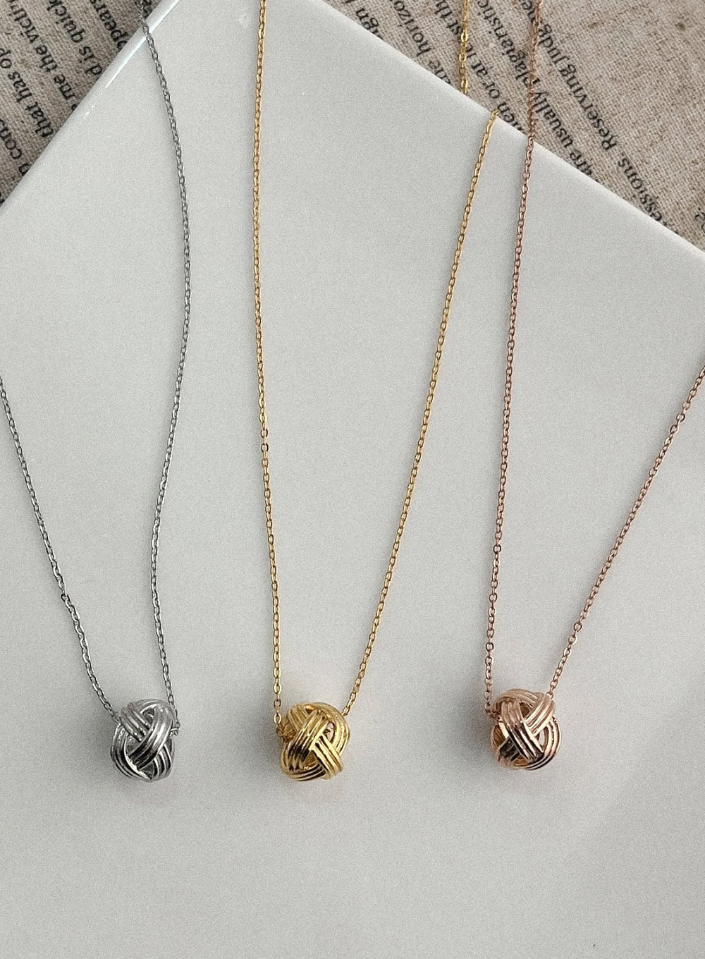 Skein of Thread Necklace IL405