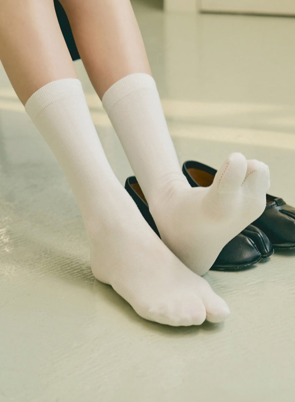 Miu Flowing Curve Socks IA529