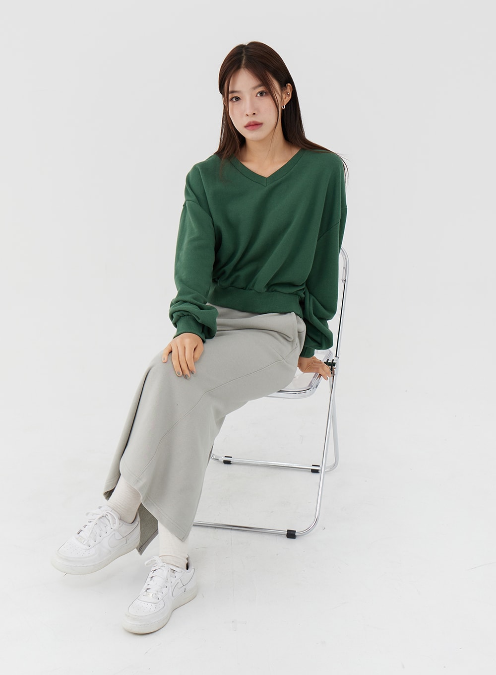 Basic V-Neck Cropped Sweatshirt IG24