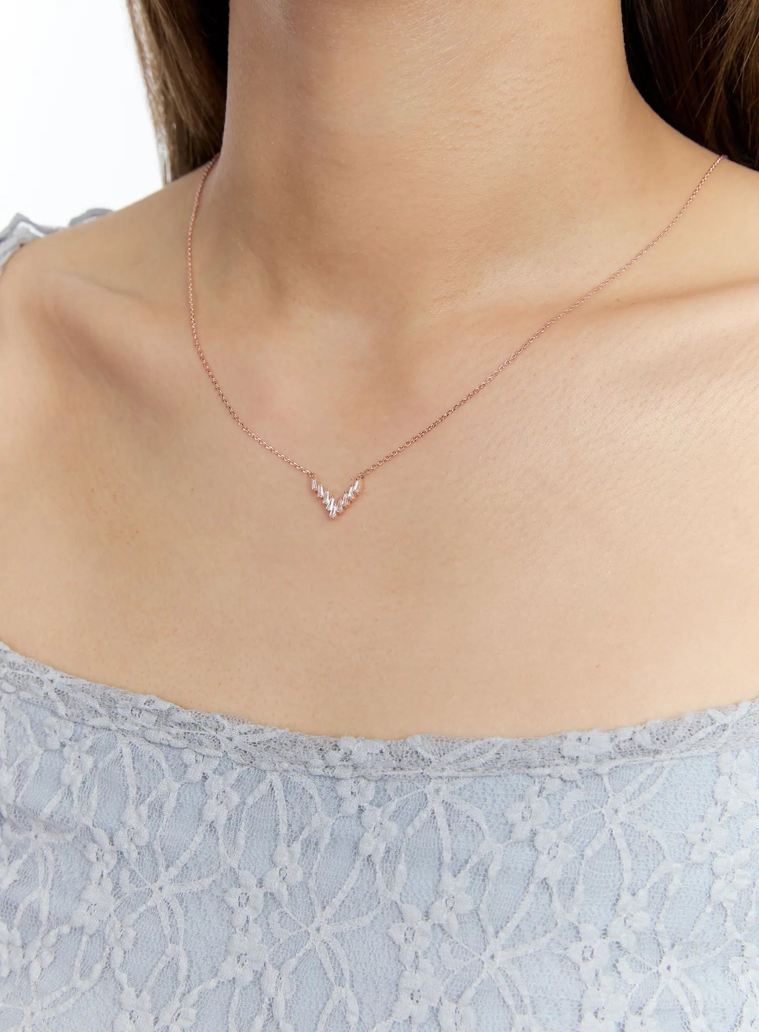 Strike V Necklace IS517