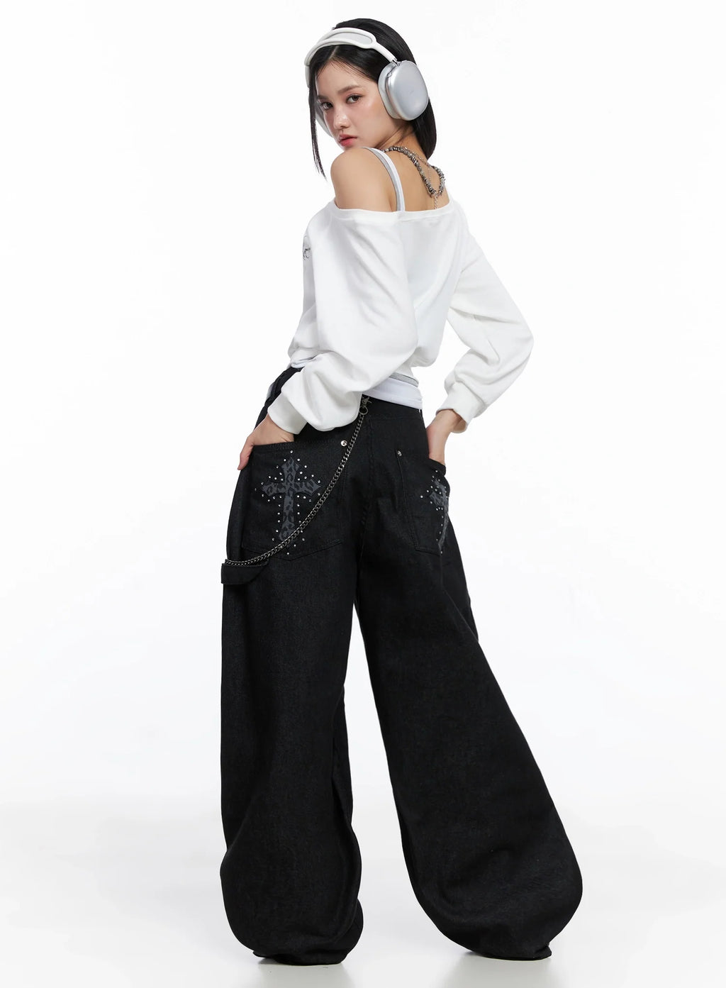 Lea Cross-Patch Baggy Jeans IS525