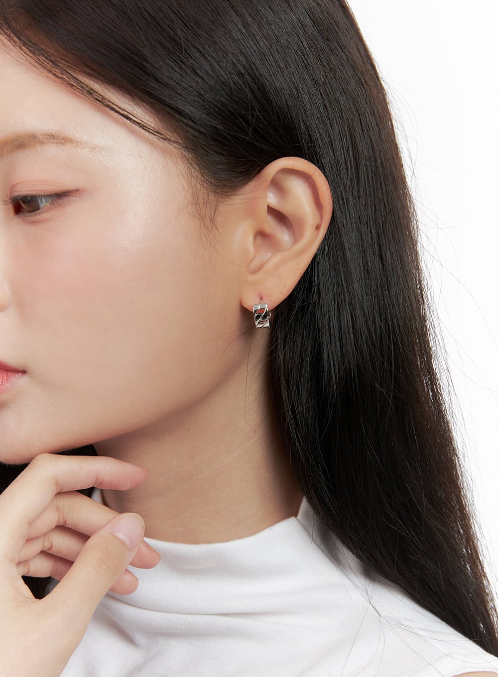 Olivia Punching Earrings IO404