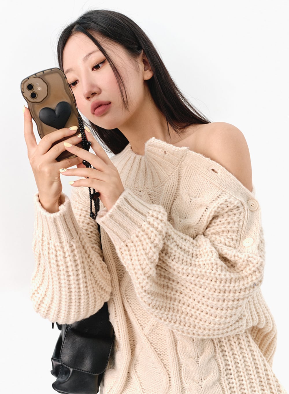 Cable Knit Buttoned Sweater IS301