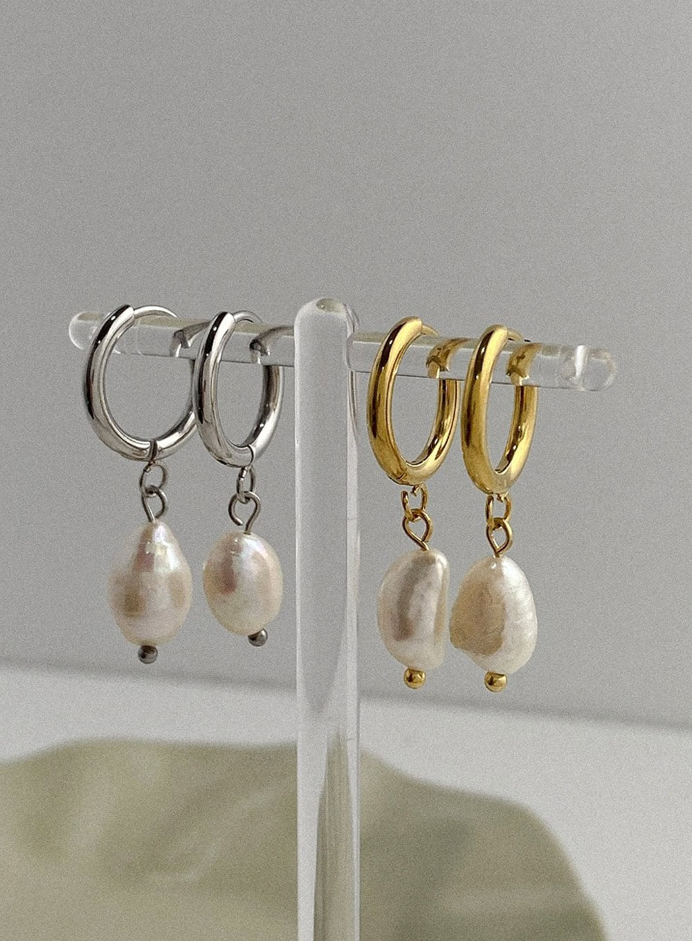 Core Faux Pearl Earrings IA517