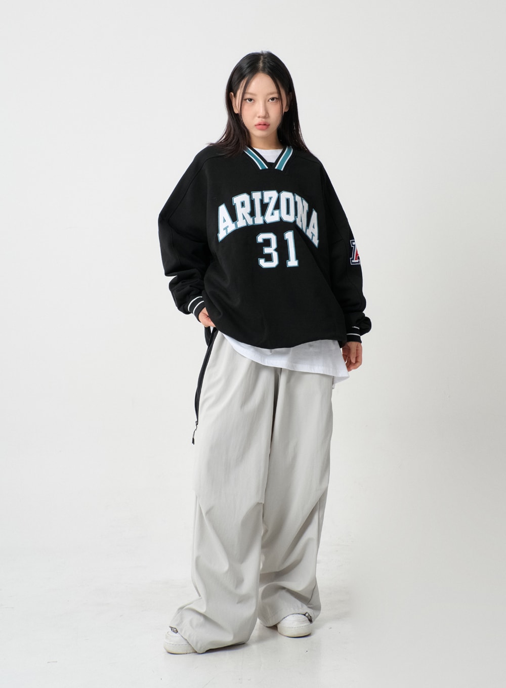 Unique Side Zipper Detailing Wide Bending Pants IS07