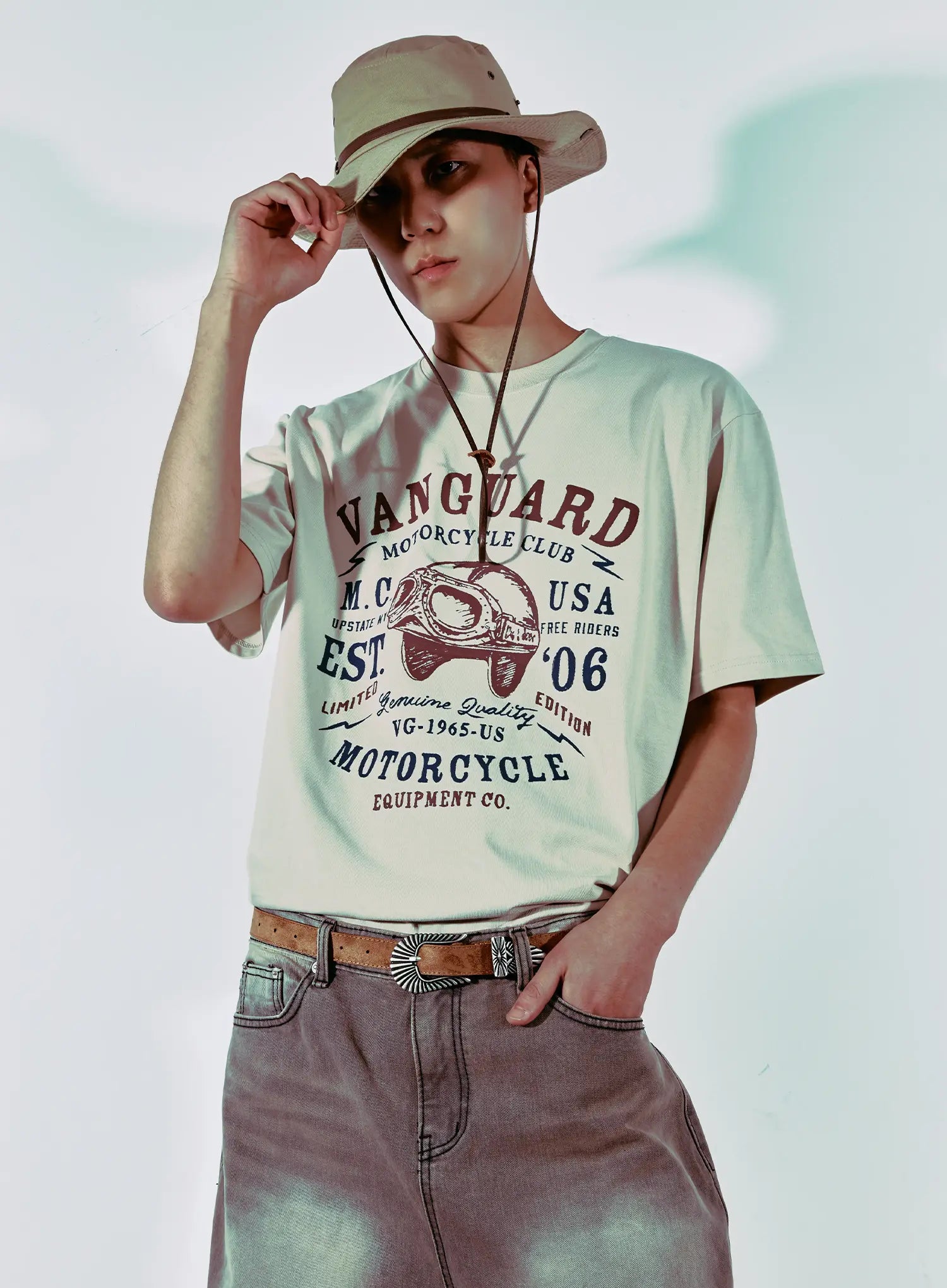 Men's "Vanguard" Graphic Tee IL521