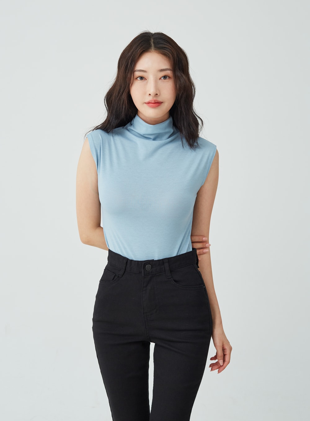 Half Neck Sleeveless T-Shirt IU26