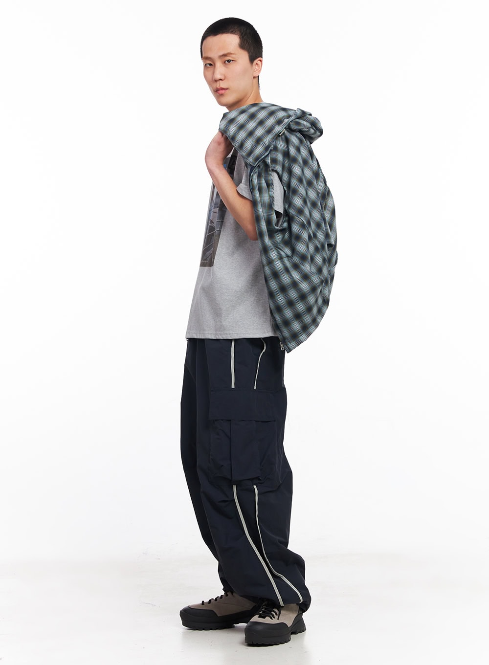 Men's Cargo Balloon-Fit Windbreaker Pants (Dark blue) IU512