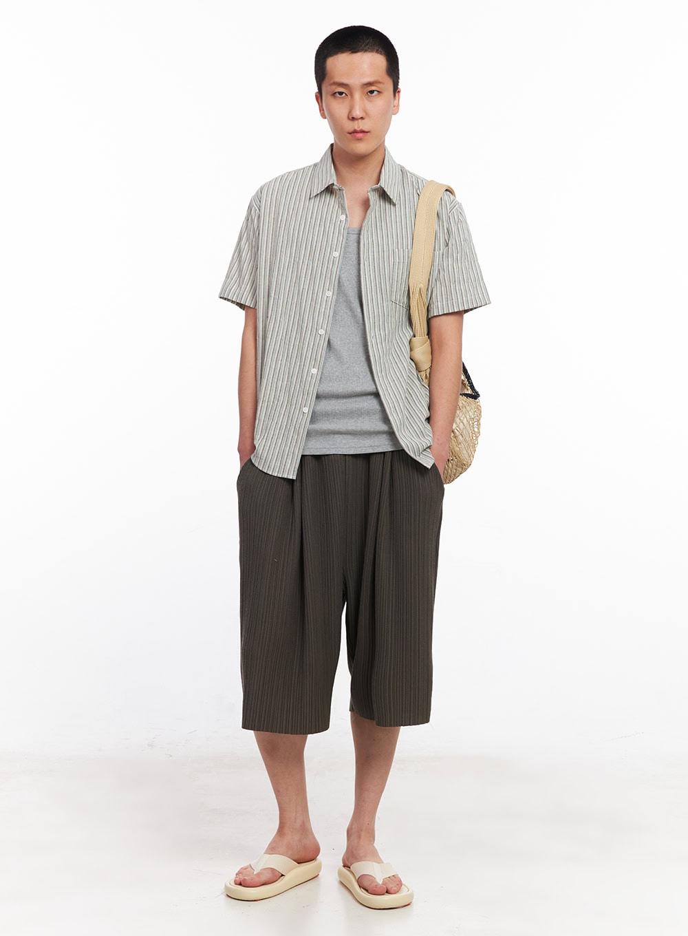 Men's Pleated Wide-Fit Shorts IU512
