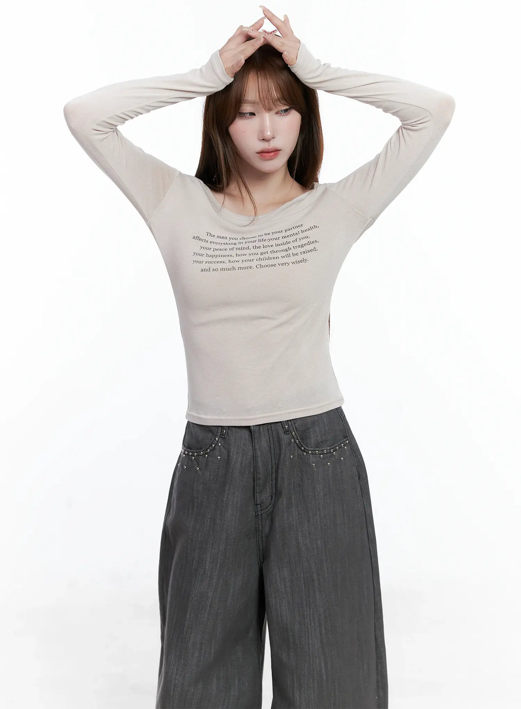 Graphic Text Slim-Fit Long-Sleeve Top CS501