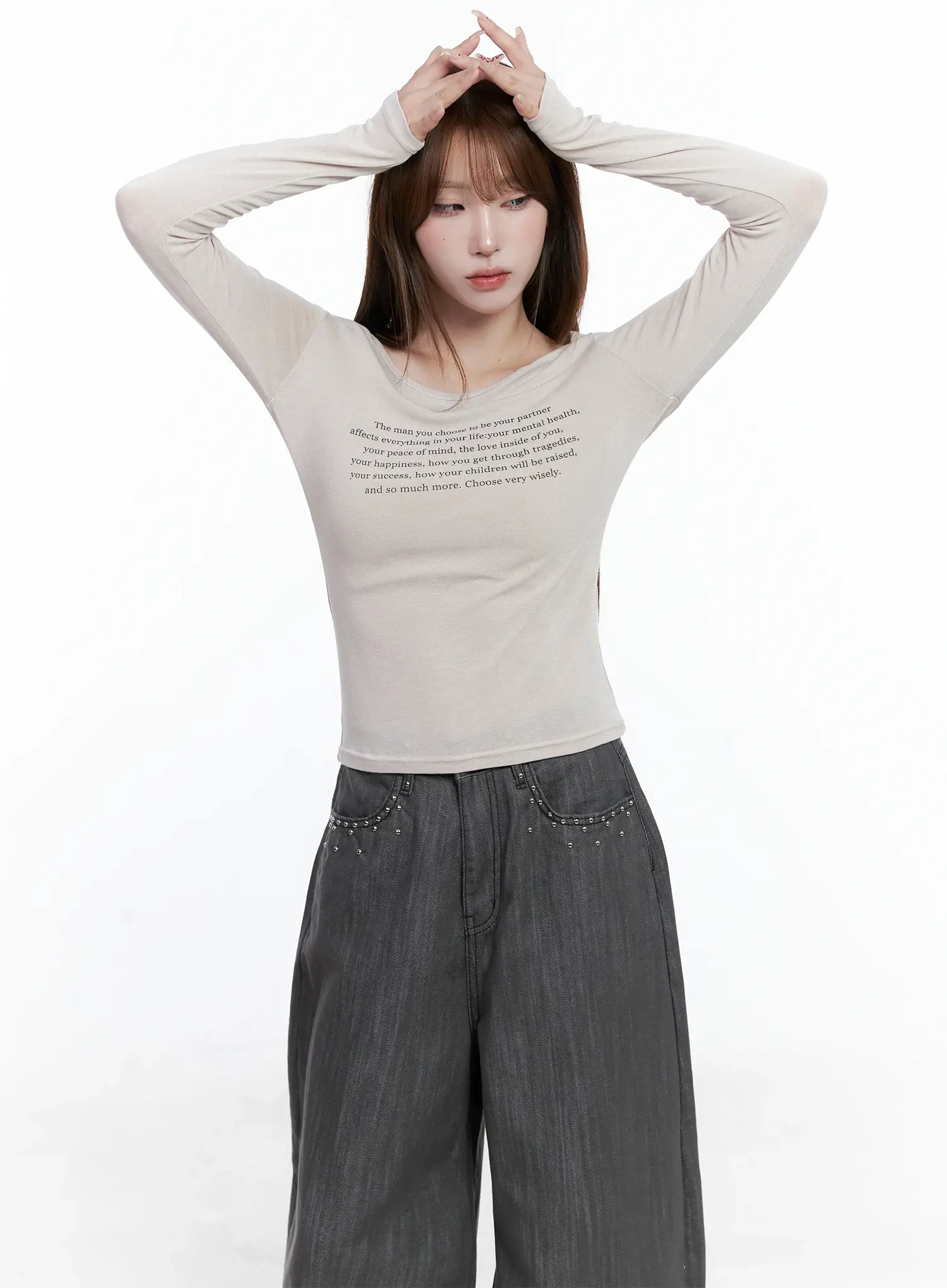 Graphic Text Slim-Fit Long-Sleeve Top CS501