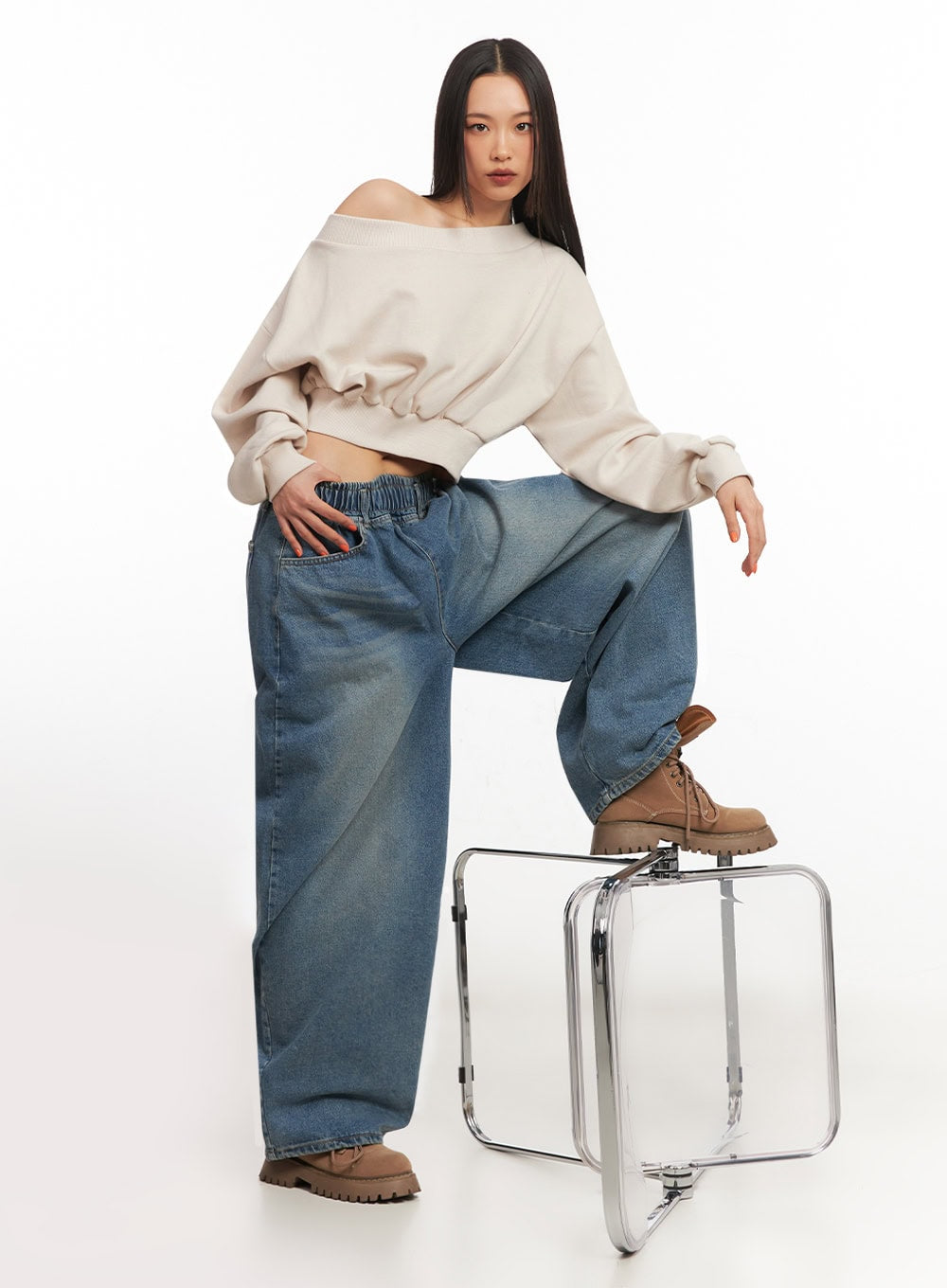 Off-Shoulder Loose-Fit Sweatshirt IA507