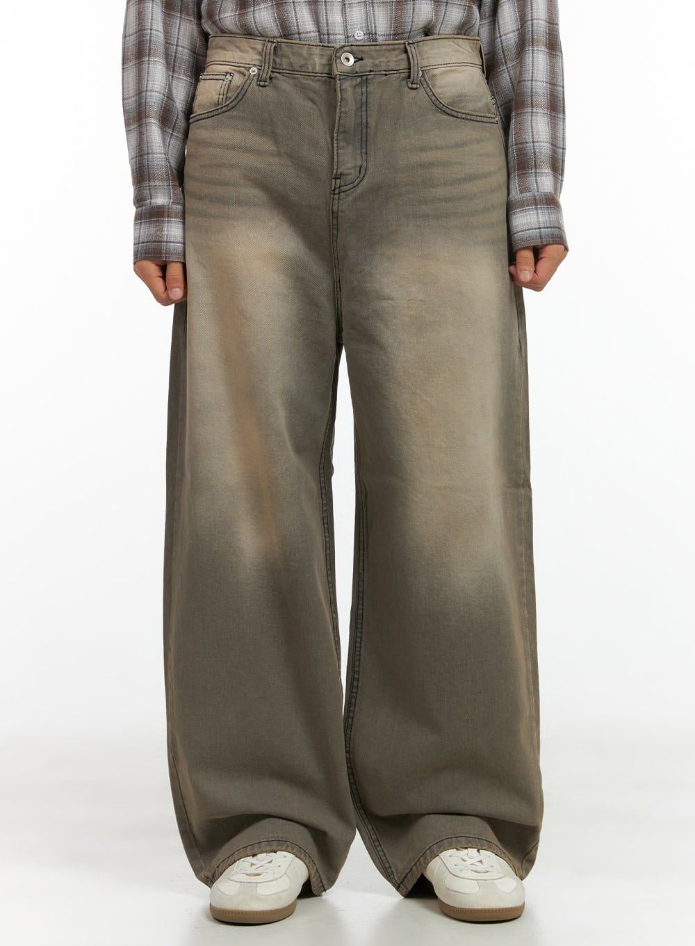 Wide-Fit Denim Washed Jeans CO410