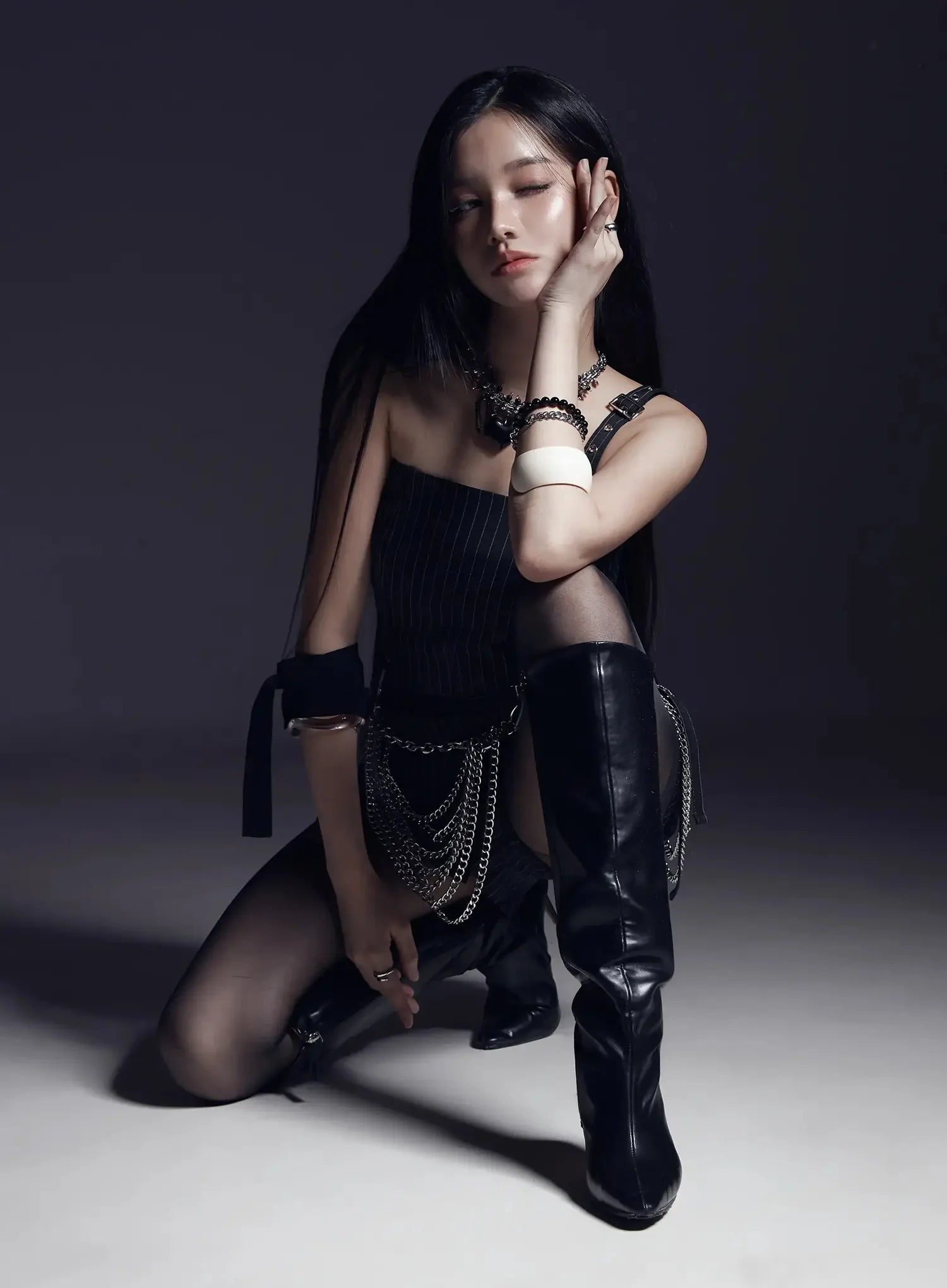 One-Shoulder Asymmetric Striped Crop Top IS525