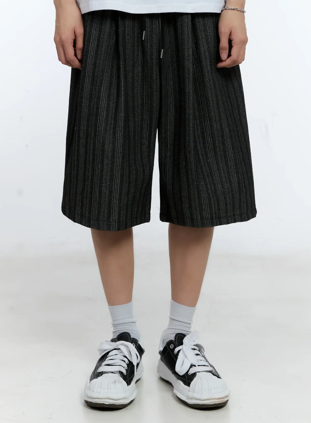 Men's Striped Pintuck Shorts IL529