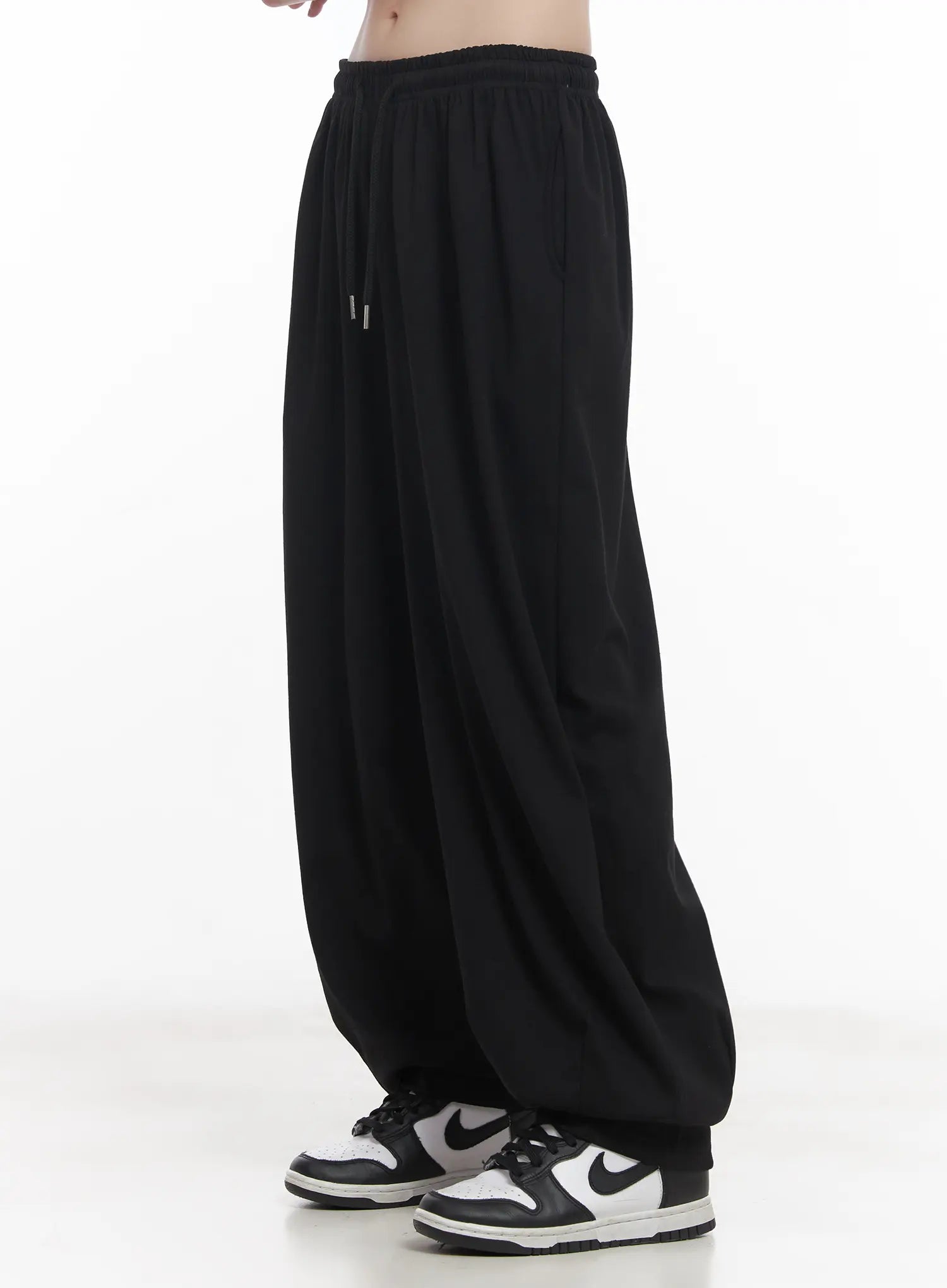 Cozy Adjustable Wide-Fit Sweatpants CU518