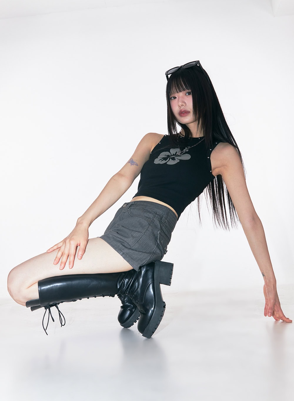 Flower Graphic Slim-Fit Tank CY512