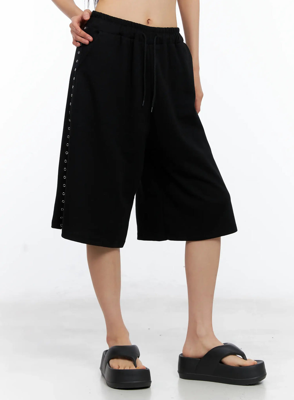 Eyelet Athletic Bermuda Shorts CL529