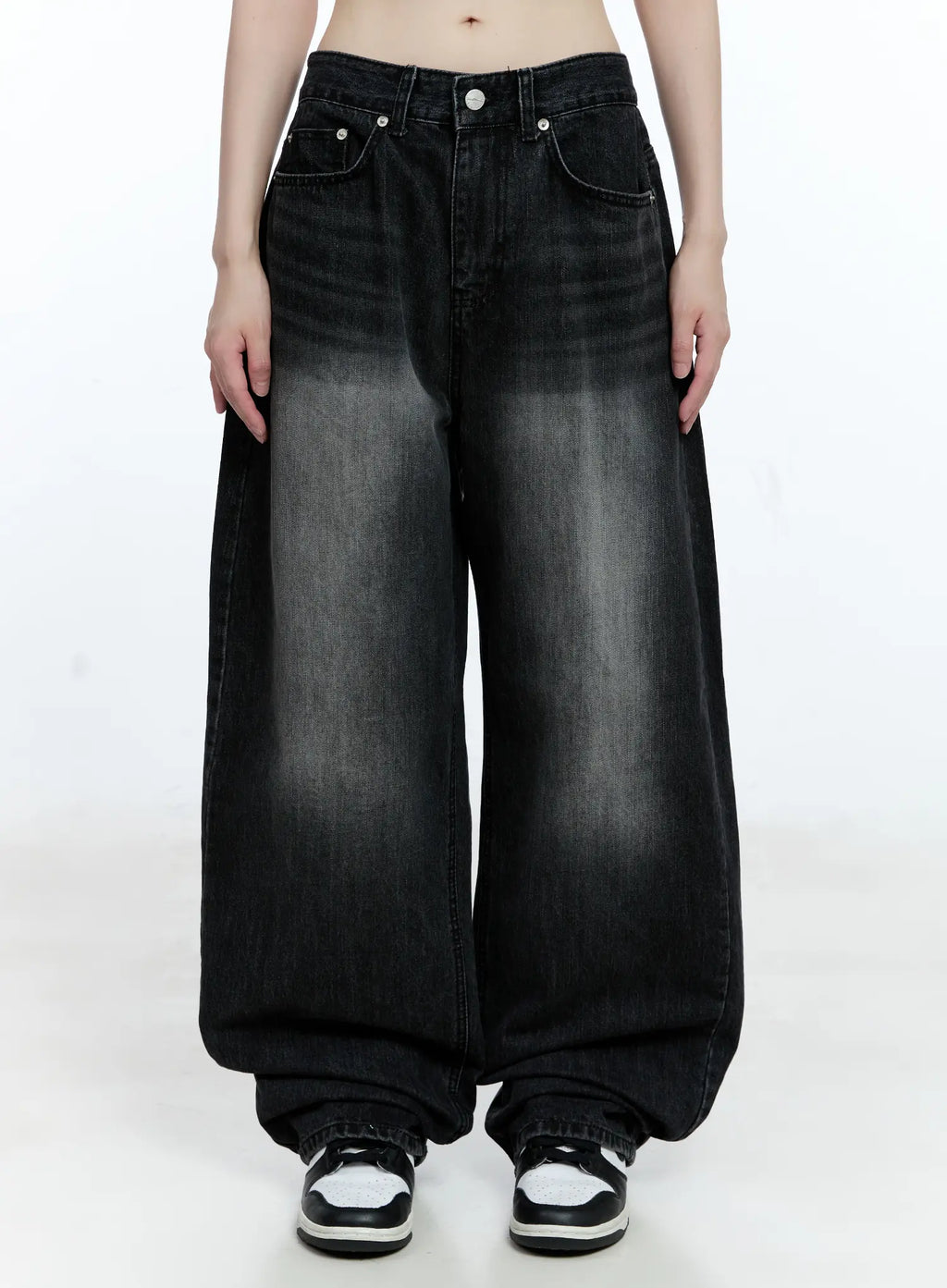 Gayeon Washed Wide-Leg Jeans CG507