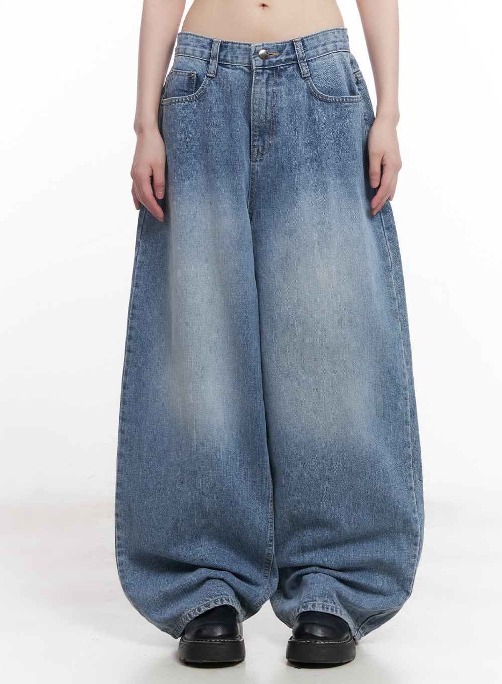 Alessa Washed Wide-Fit Baggy Jeans CU505