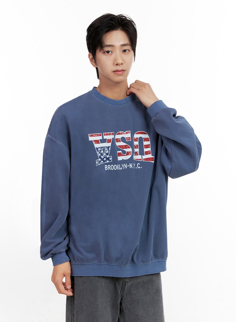Men's Washed Graphic Sweatshirt IN401