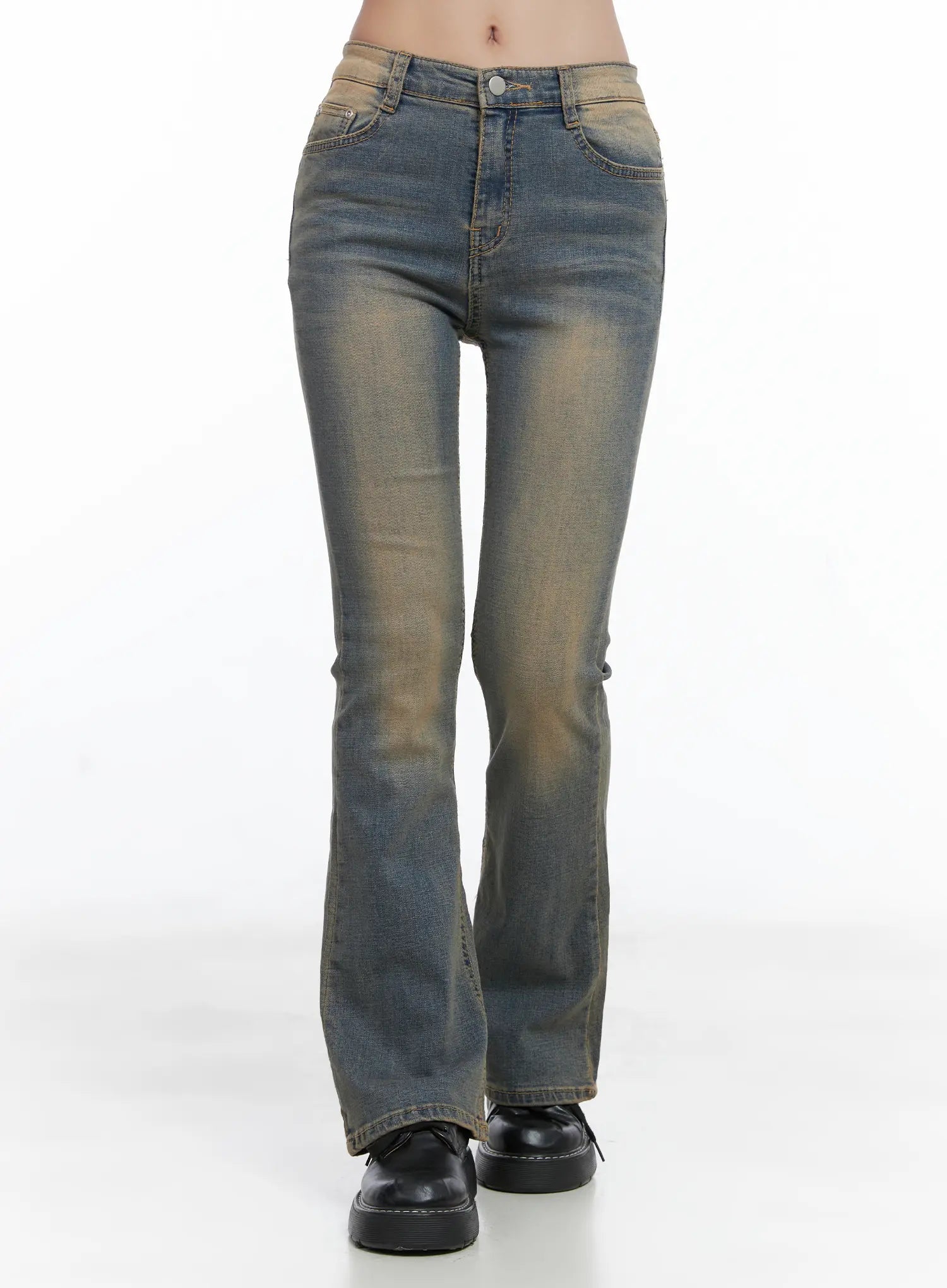 August Vintage Wash Flare Jeans CS502