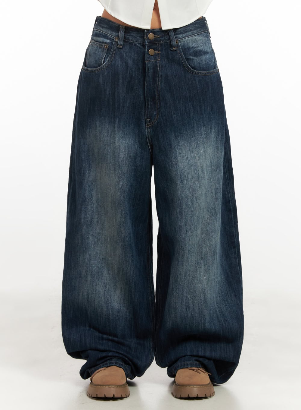 Jessica Wide-Fit Denim Jeans CN426