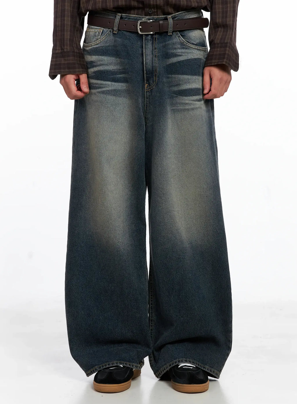 Men's Faded Wide-Leg Jeans IS510