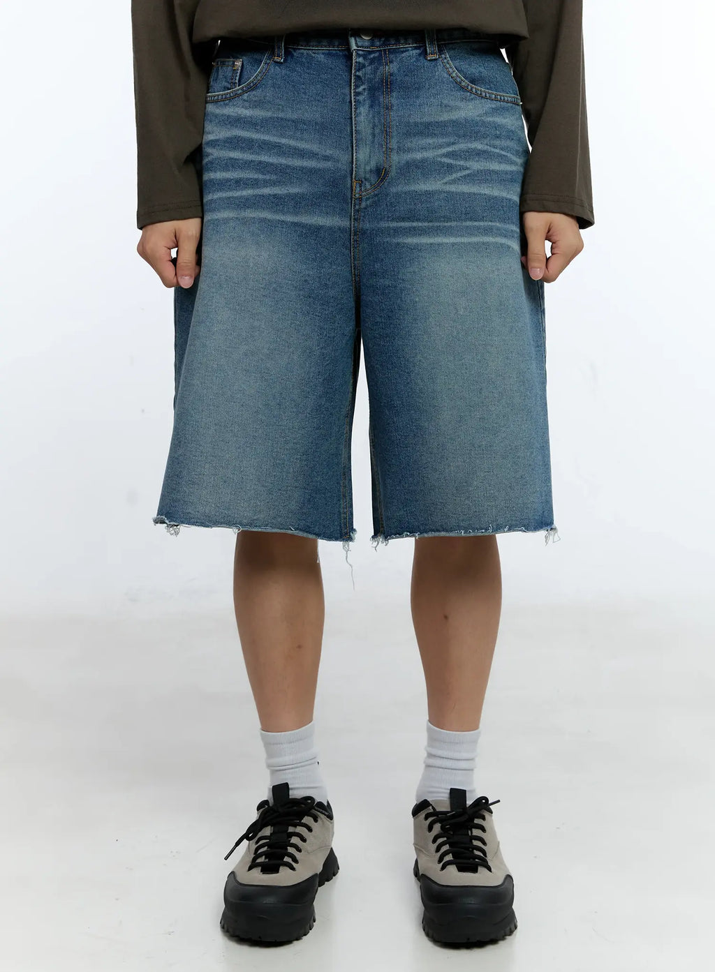 Men's Raw Hem Denim Bermuda Shorts IG515