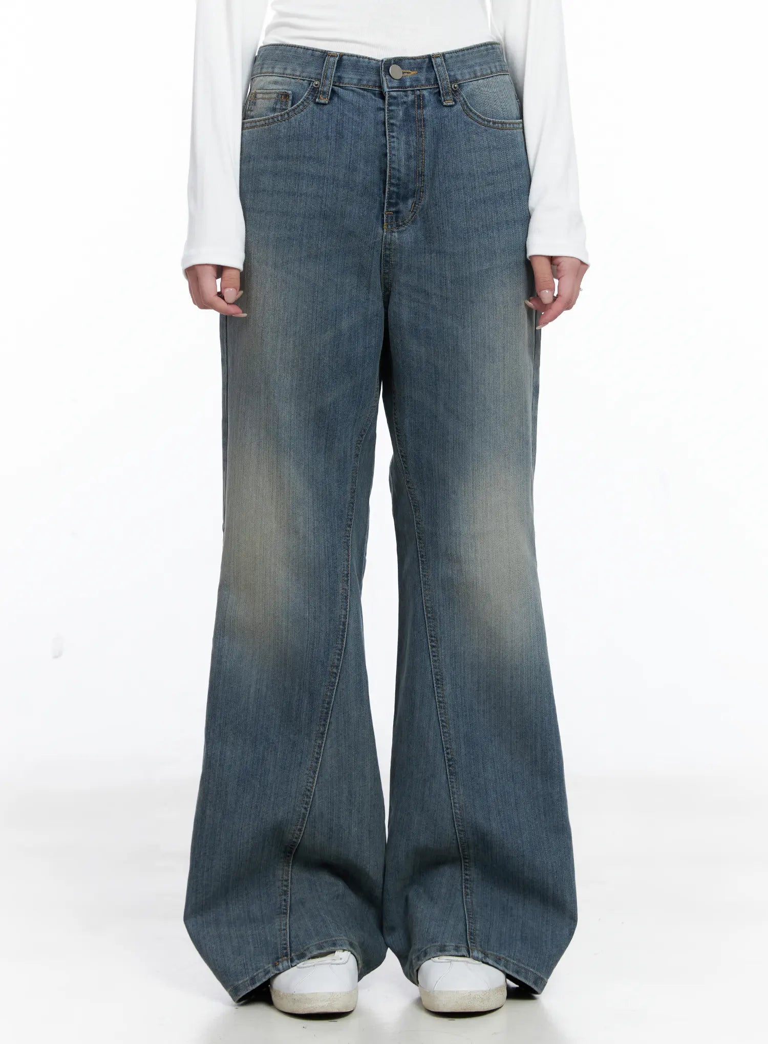 Aylin Wide Bootcut Jeans CS526