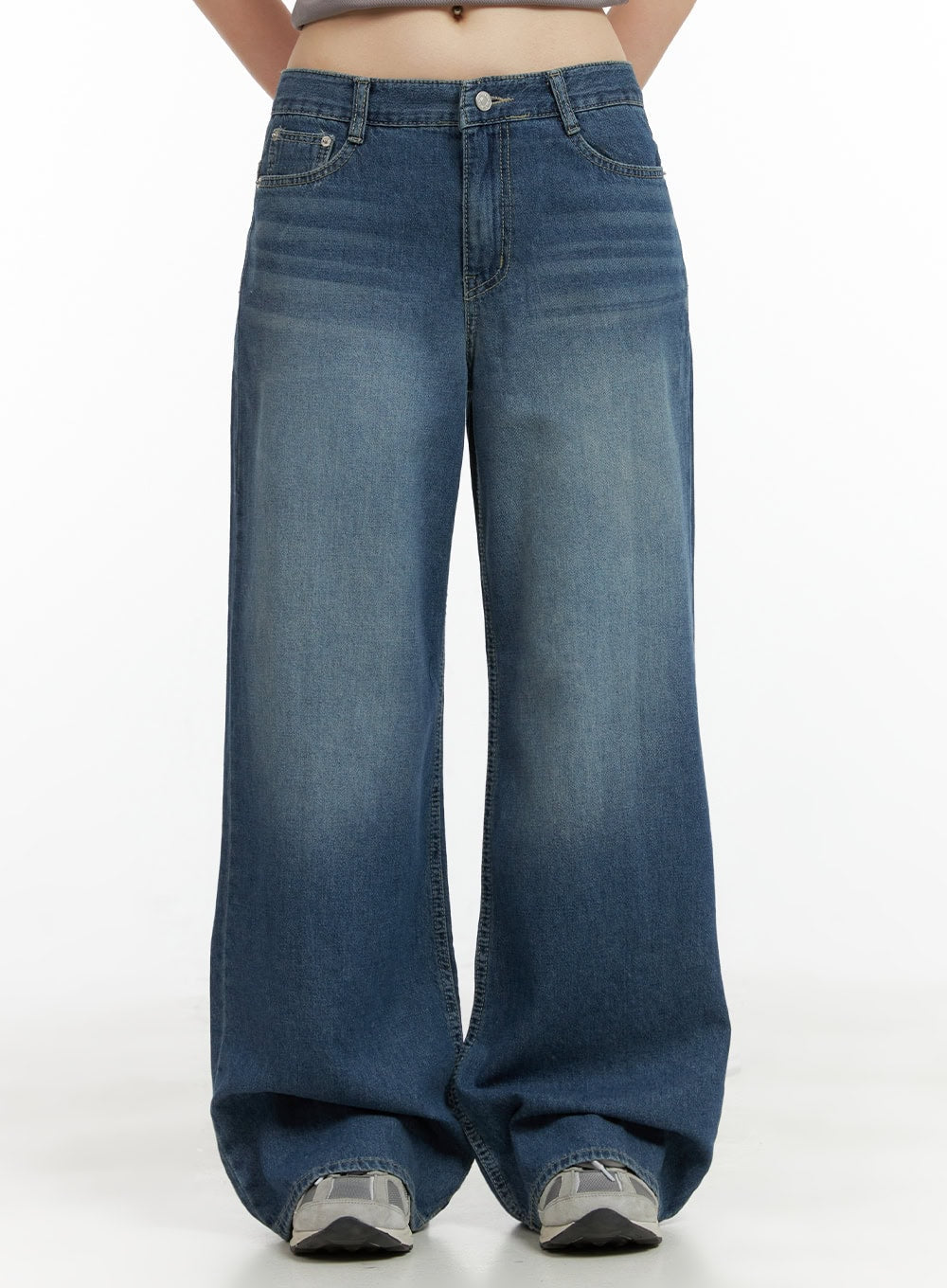 Low-Rise Washed Denim Baggy Jeans CL422