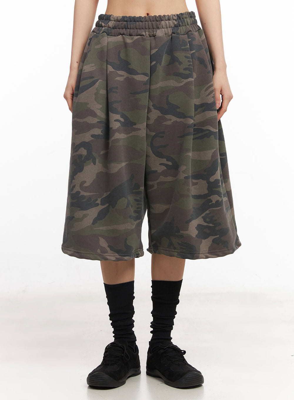 Camo Pintuck Oversize Sweatshorts IY529
