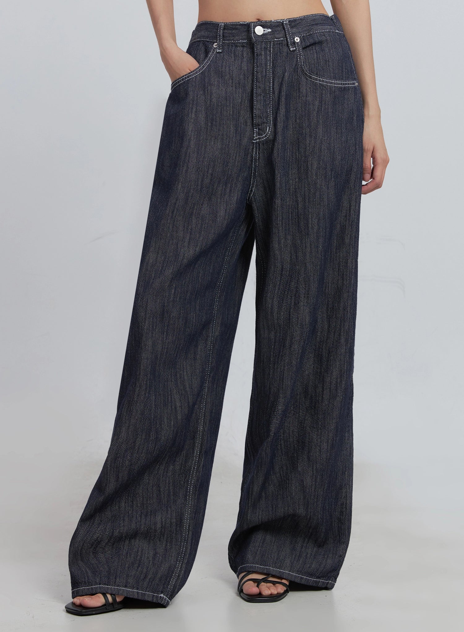 Kaylie Stitched Wide-Leg Jeans IU512