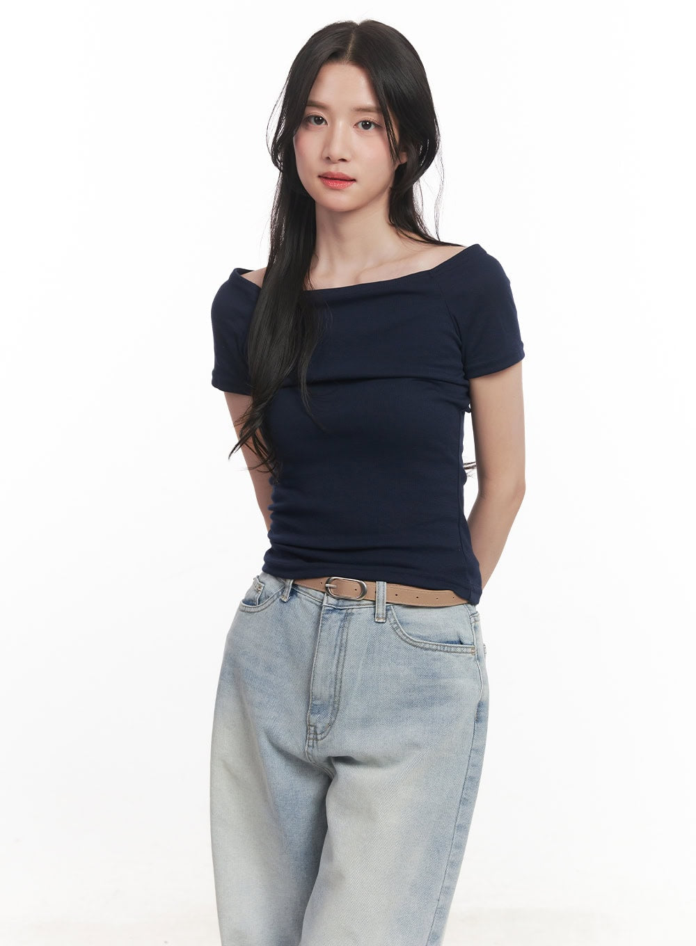 Off-Shoulder Cropped T-Shirt CA510