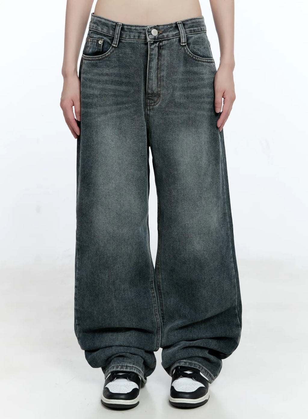 Soomin Vintage-Wash Wide-Leg Jeans CG511