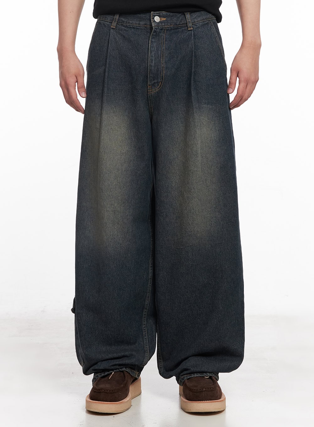 Men's Baggy Pintuck Jeans IY522