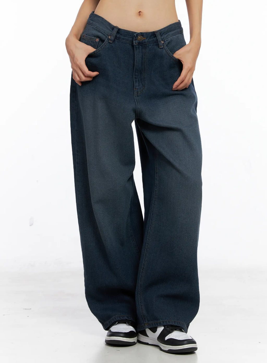 Paloma Classic Low-Rise Baggy Jeans CS511