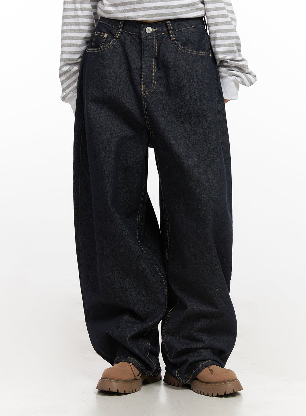 Lily Stitched Wide-Leg Jeans CN426