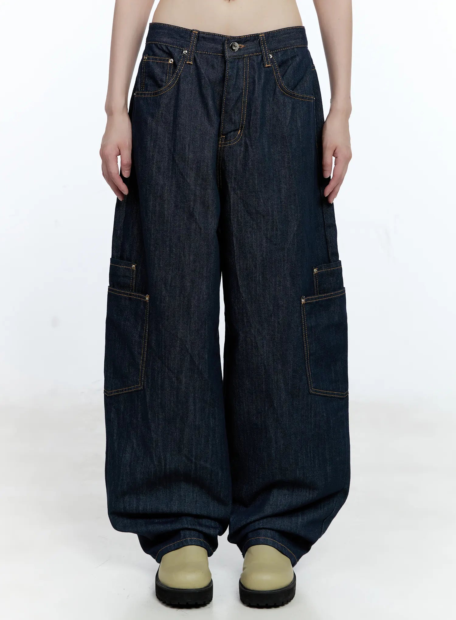 Heejun No-Fade Straight-Leg Jeans CG511