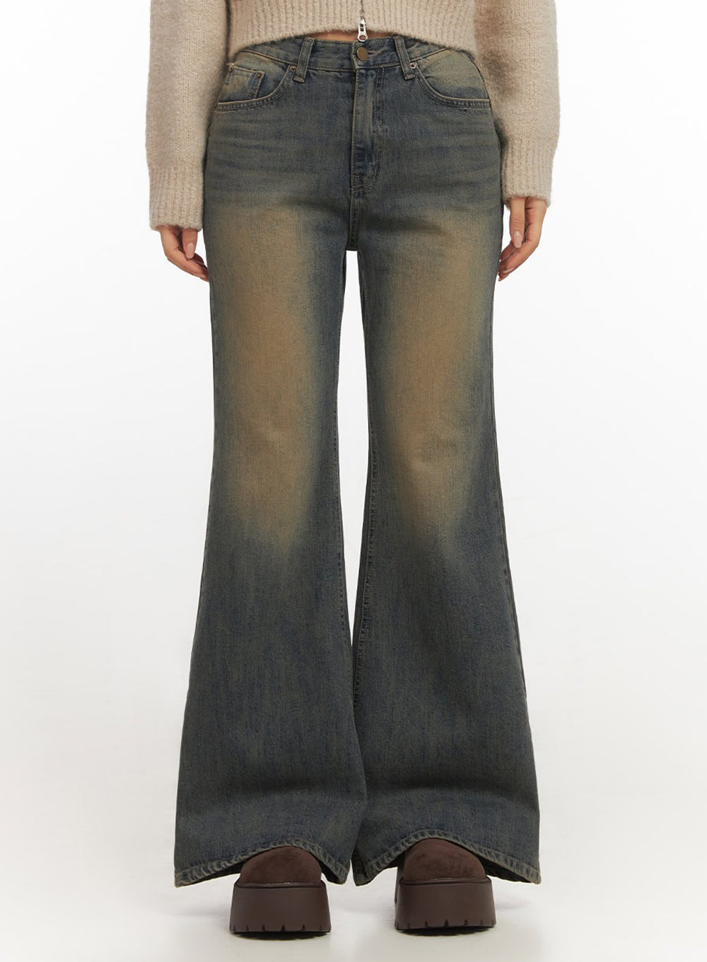 Kourtney Vintage Wash Flared Jeans IF510