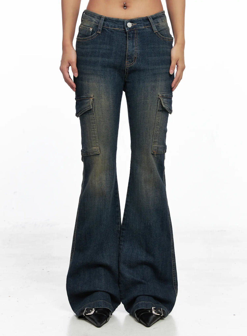 Owen Low-Rise Vintage Wash Flared Jeans CO510