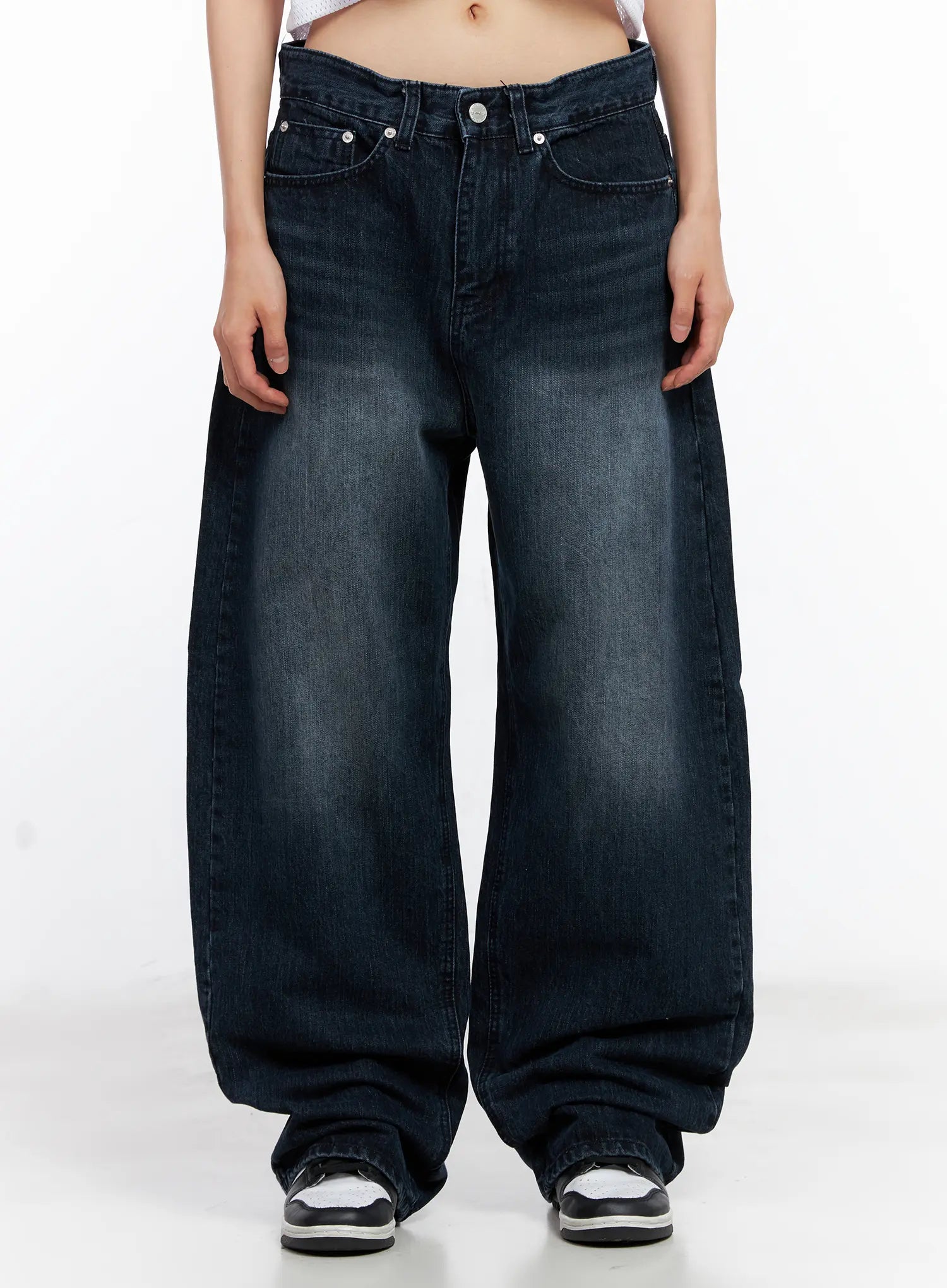 Chungha Washed Wide-Leg Denim Jeans CL530