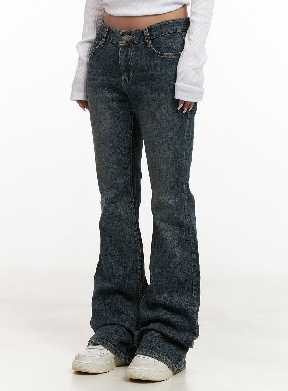 Natalia Low-Rise Flared Jeans CJ508