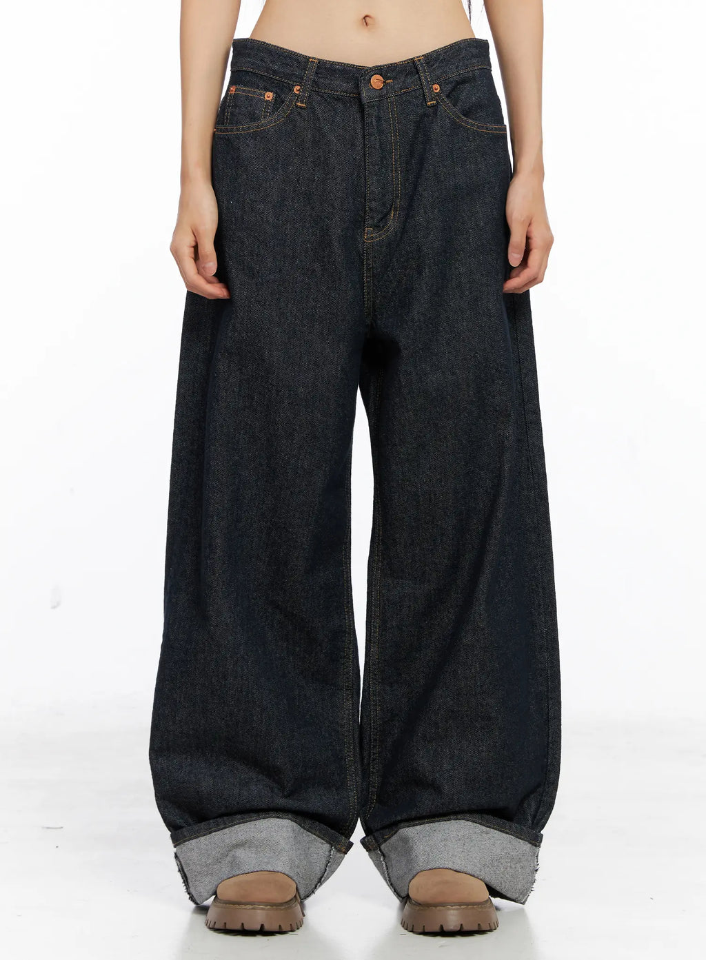 Oakley Cuffed Wide-Leg Jeans CS511