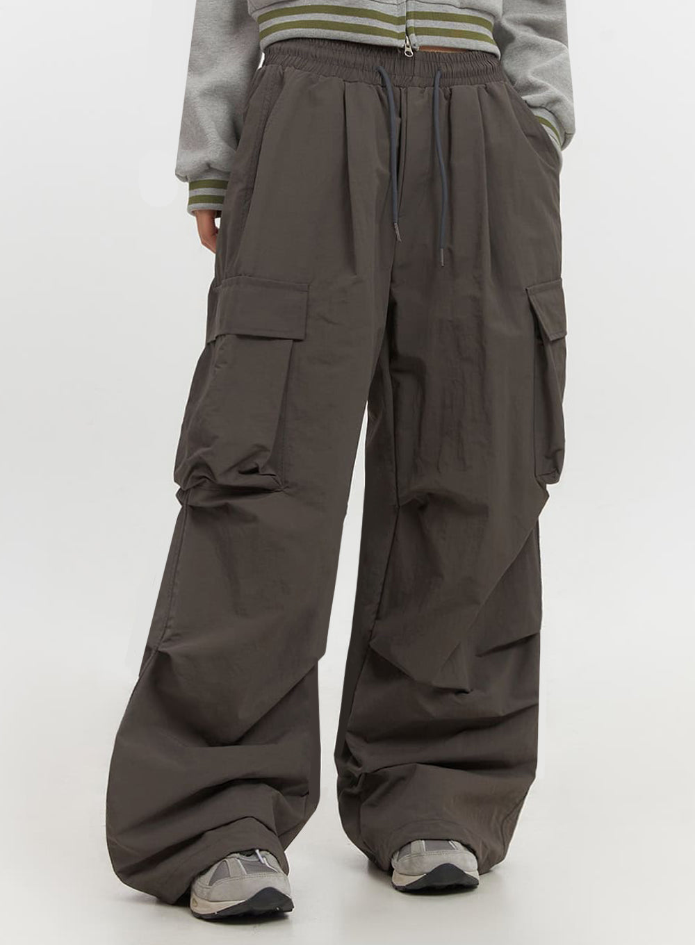 Pocketed Wide-Leg Cargo Pants IF510