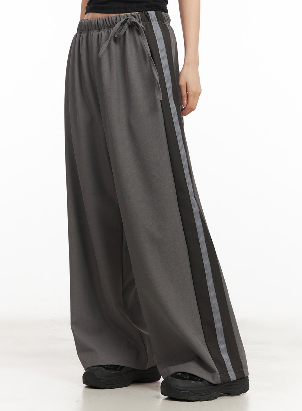 Ribbon Wide-Fit Track Pants CM503