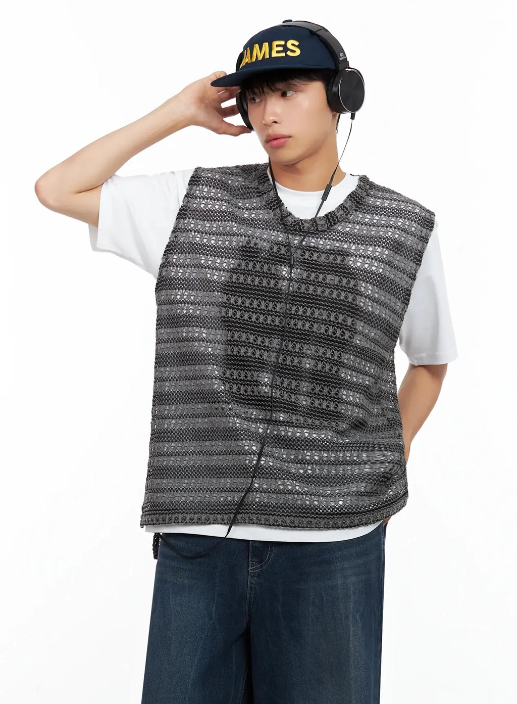 Men's Striped Knit V-Neck Vest IL516