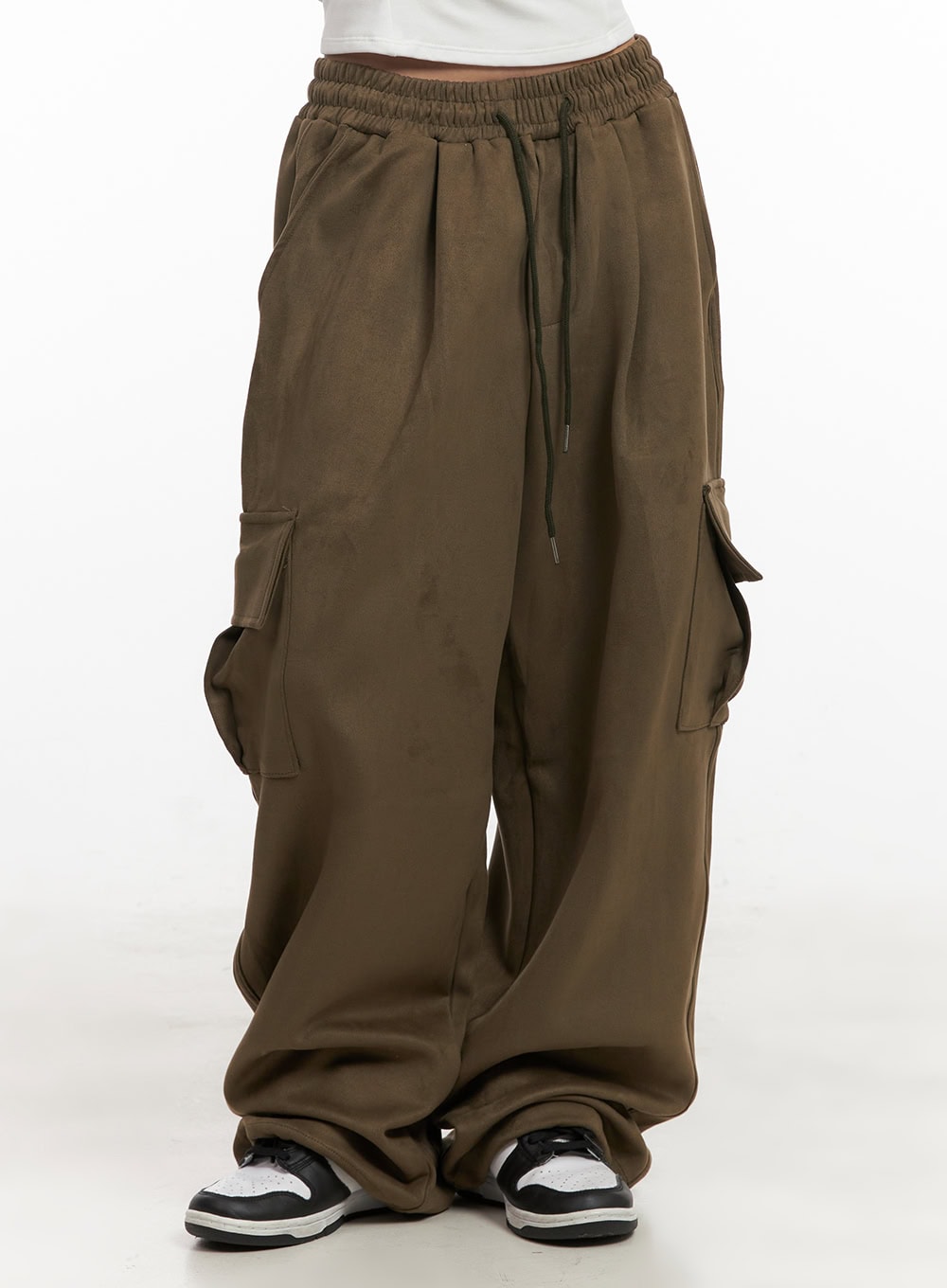Suede Wide-Fit Cargo Sweatpants CJ507