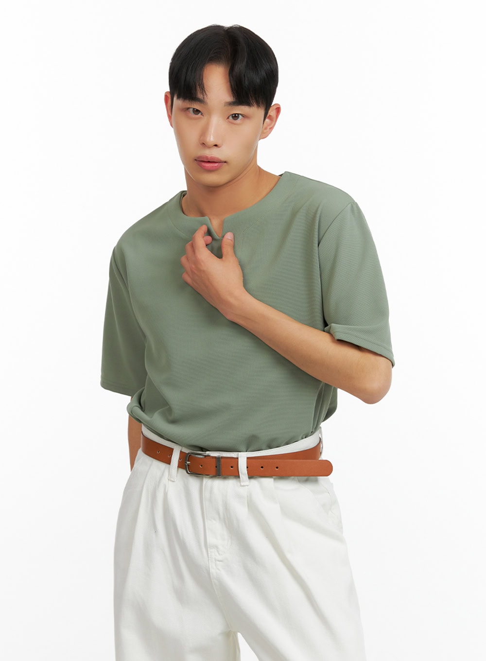 Men's Solid V-Neck T-Shirt IU414